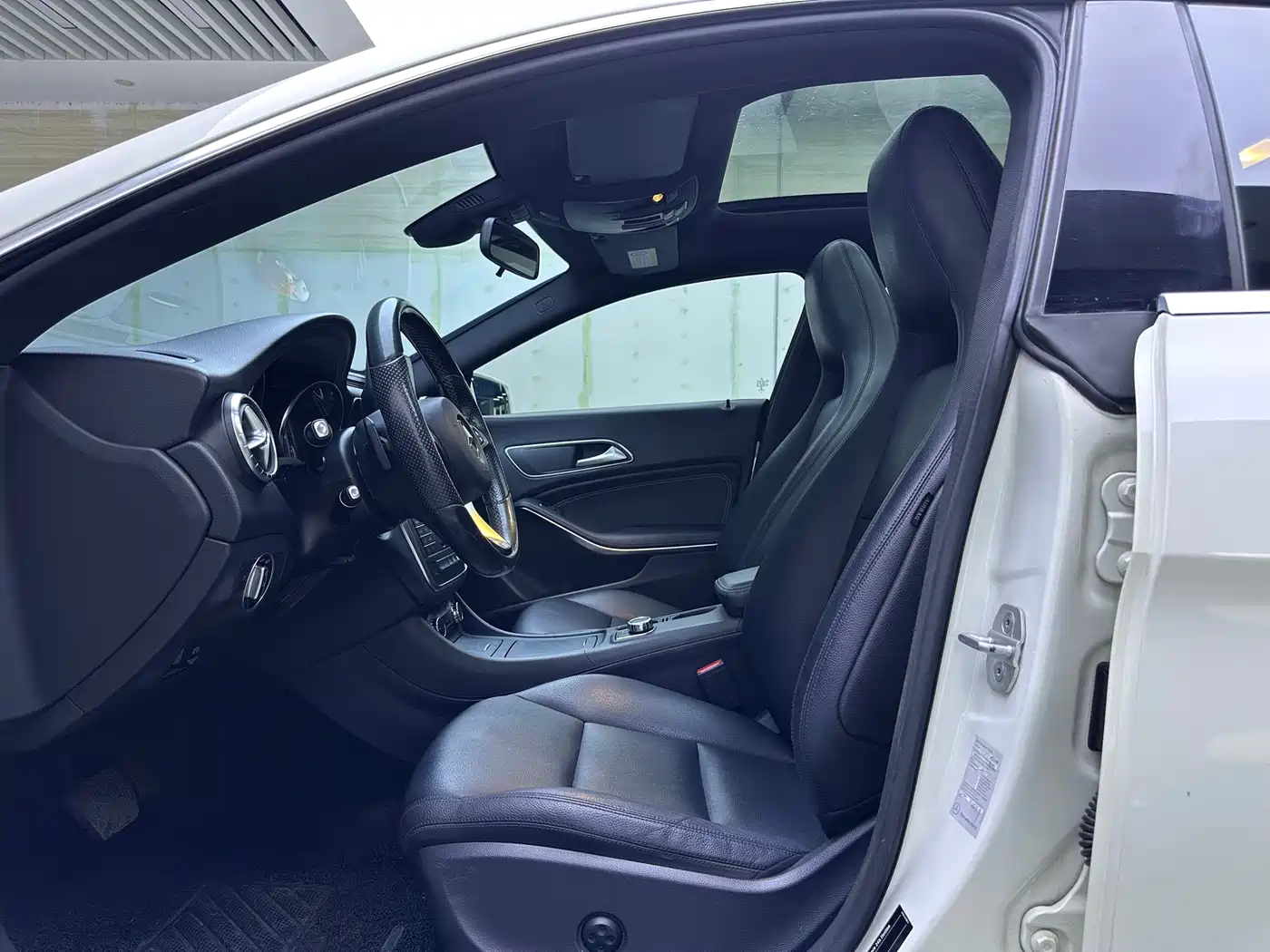 Mercedes-Benz CLA (Import) 2015 CLA 200 фото 8