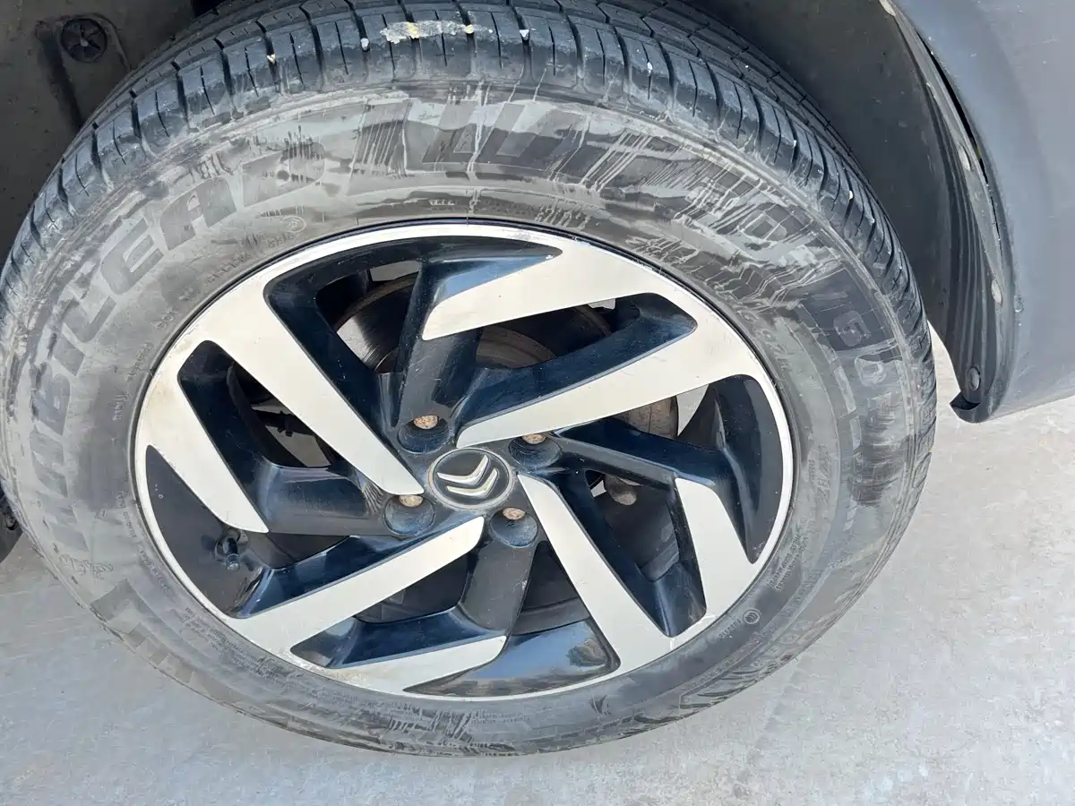 Фото 11 - Citroën C3-XR