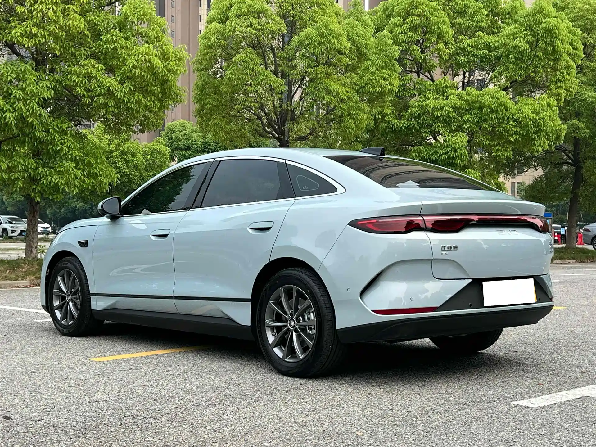 Photo 9 - BYD Qin L