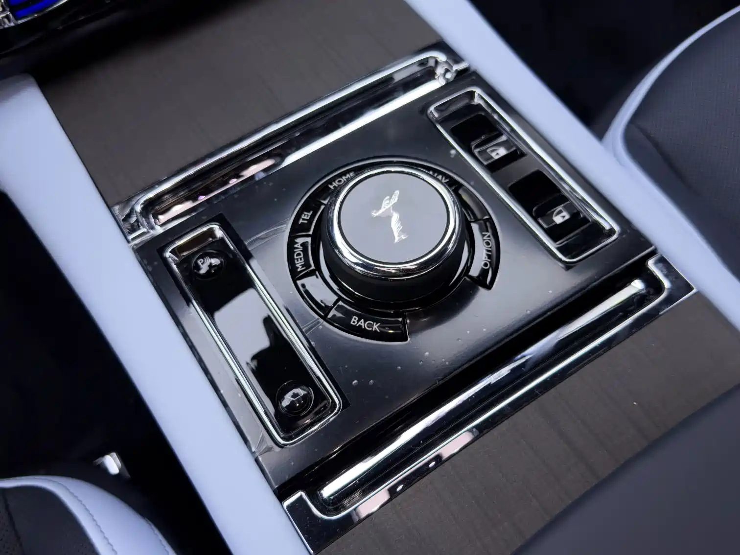 Photo 24 - Rolls-Royce Spectre