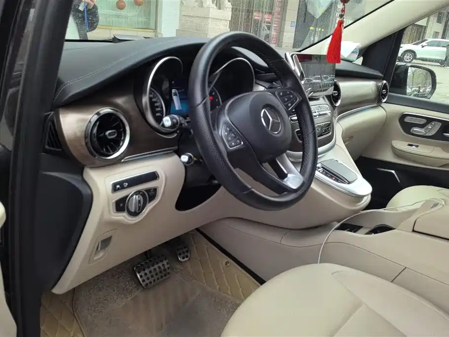 MERCEDES-BENZ V CLASS