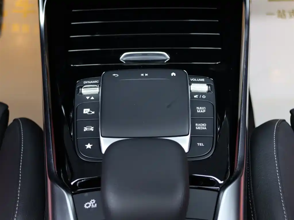 MERCEDES-BENZ CLA AMG