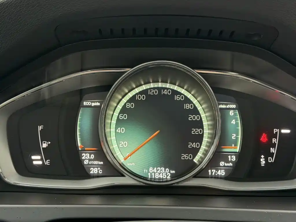 Фото 5 - Volvo V60