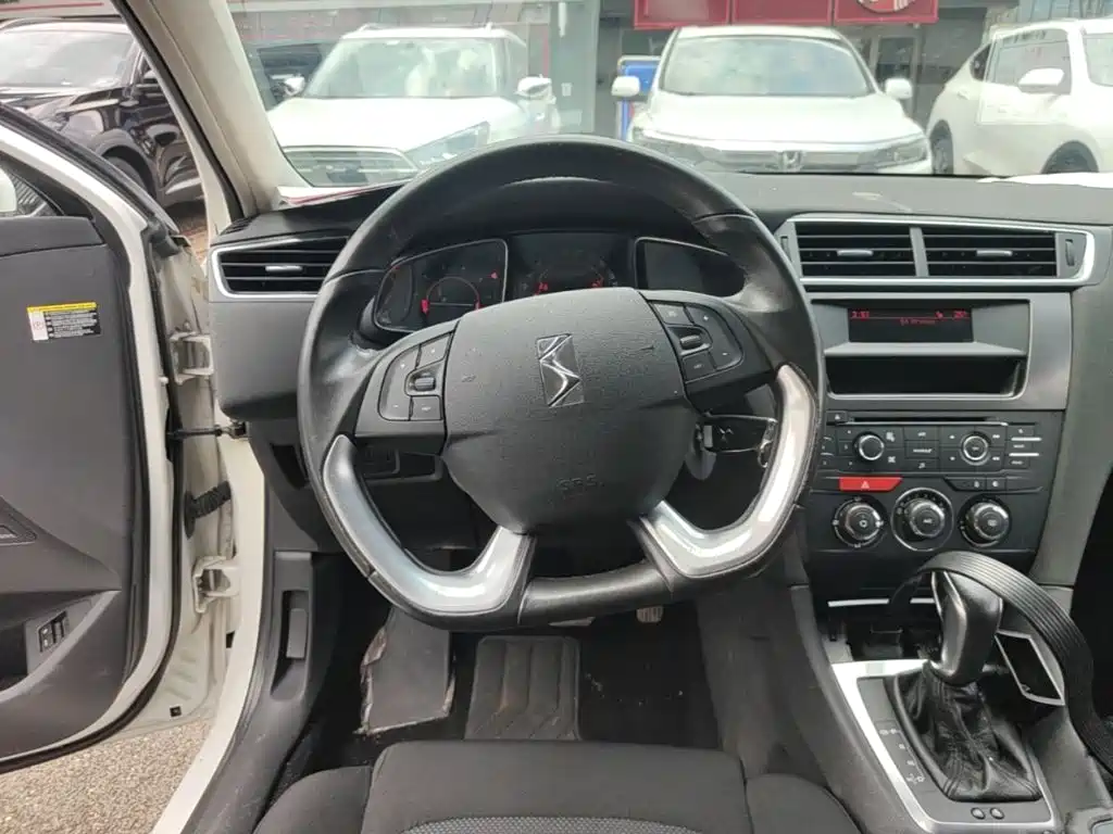 DS 5LS 2016 2015 1.6T Comfort THP160