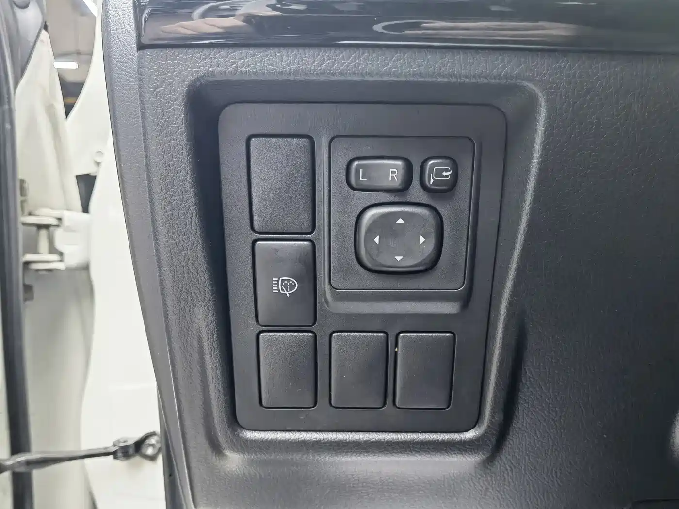 Toyota Prado 2016 2.7L Auto Luxury Edition фото 14