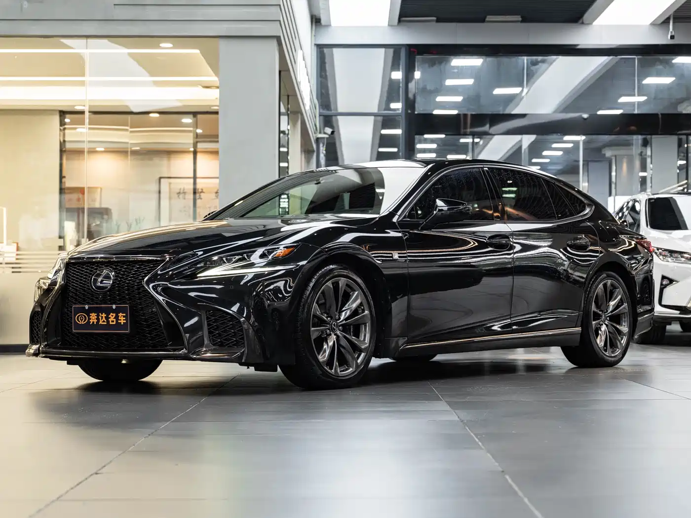 Lexus LS 2018 500h F SPORT China V