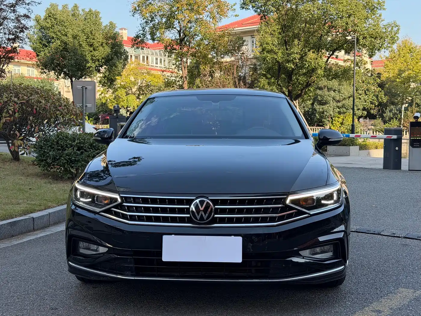 Volkswagen Magotan 2021 330TSI DSG 30th Anniversary Edition фото 3