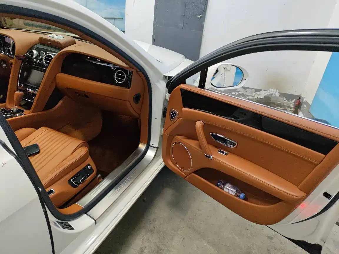 Bentley Flying Spur 2016 4.0T V8 Standard Edition фото 7