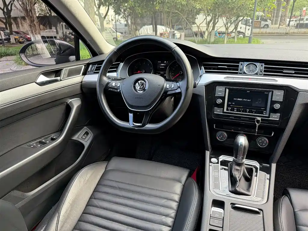 Volkswagen Magotan 2018 330TSI DSG Leading фото 8