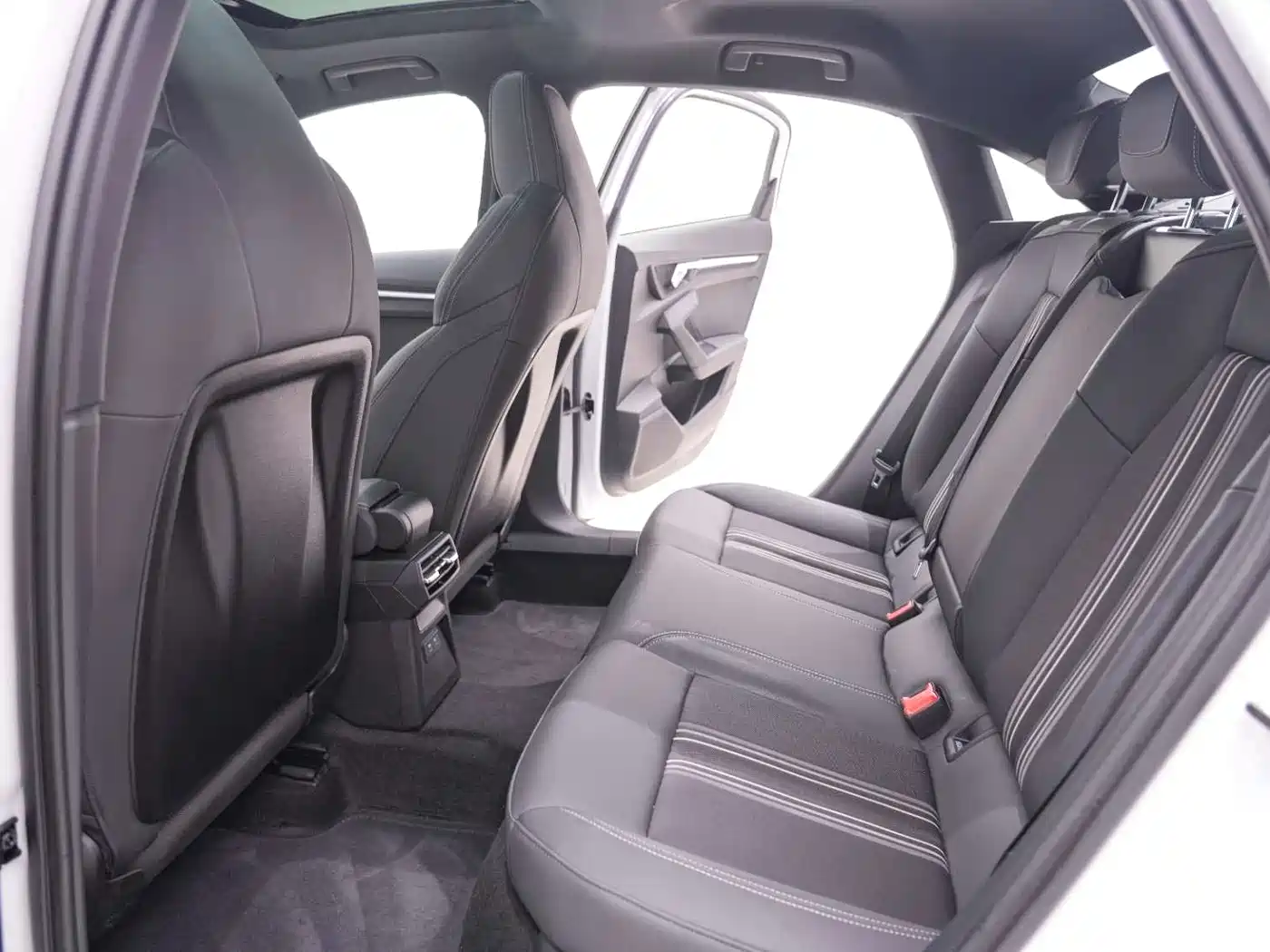 Audi A3 2024 Model A3L Limousine 35 TFSI Fashion Sport фото 18