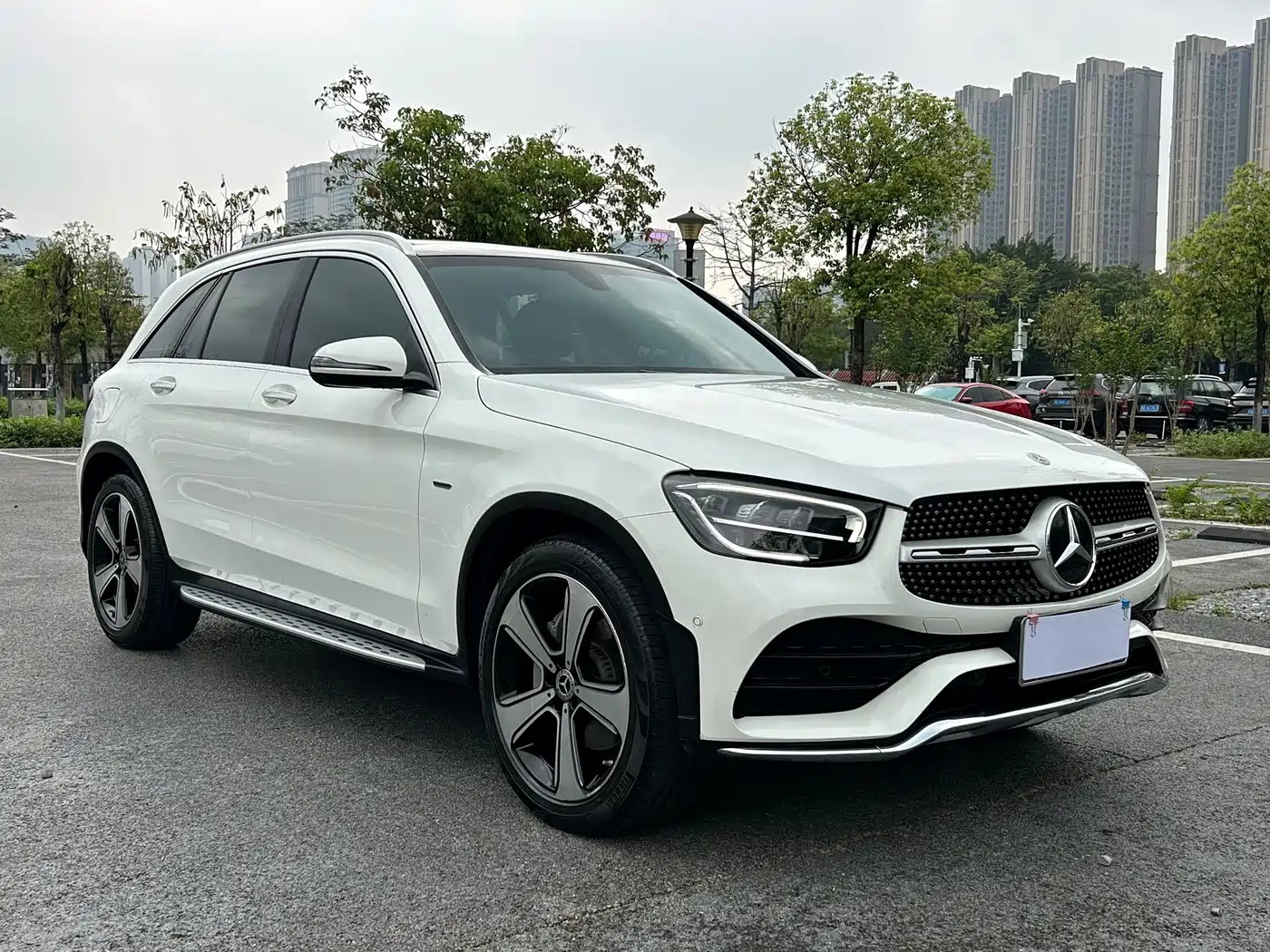 MERCEDES-BENZ GLC