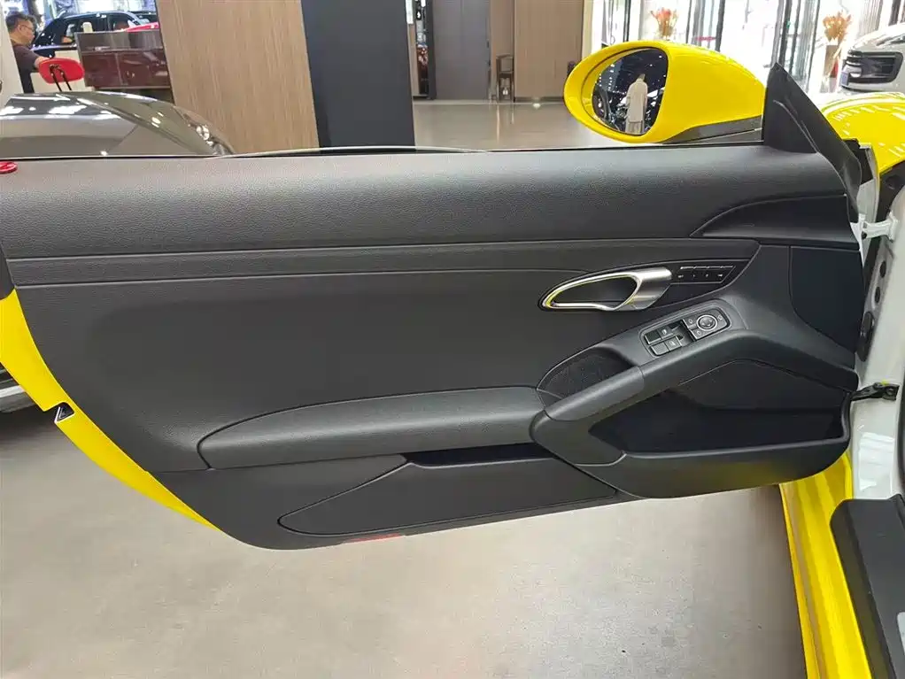 Porsche 718 2018 Cayman 2.0T фото 11