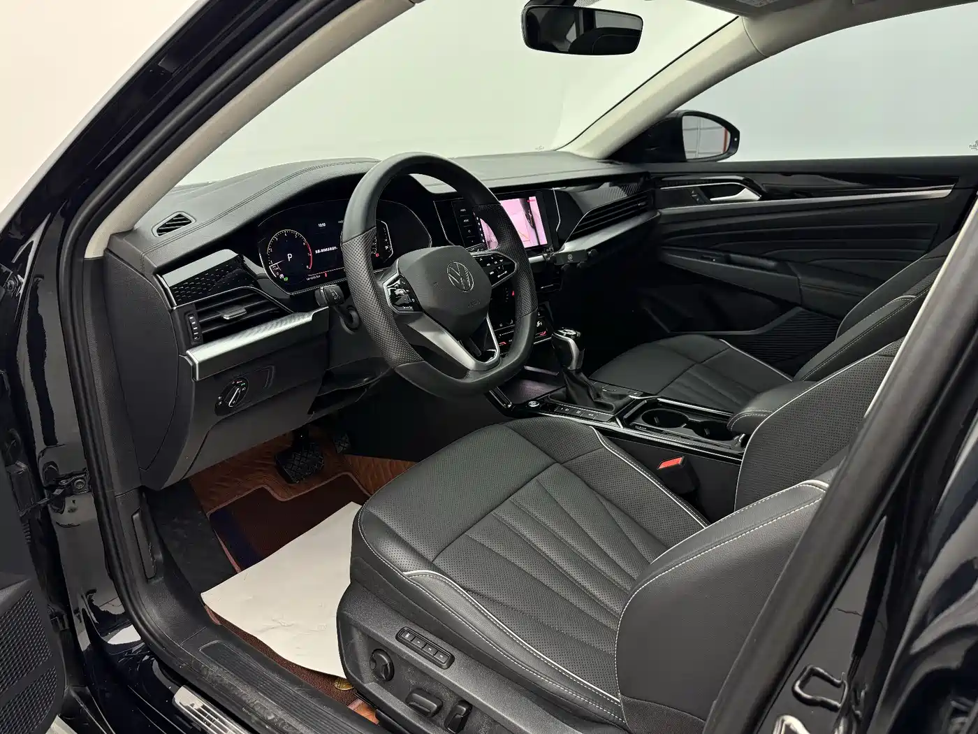 Volkswagen Passat 2024 330TSI Starlight Elite Edition фото 6