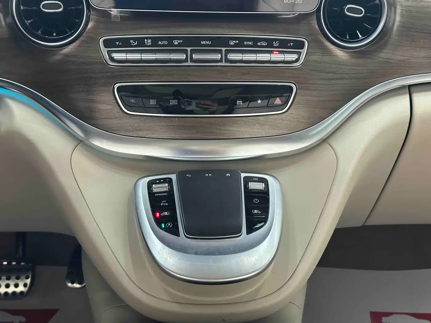 Mercedes-Benz V-Class 2021 V 260 L Long Wheelbase Luxury Edition фото 10