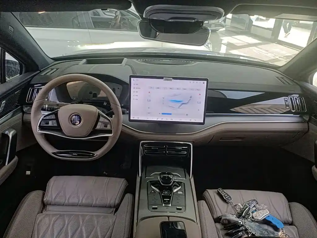 BYD Tang New Energy 2025 DM-i 115KM Cloud Chariot Flagship фото 10