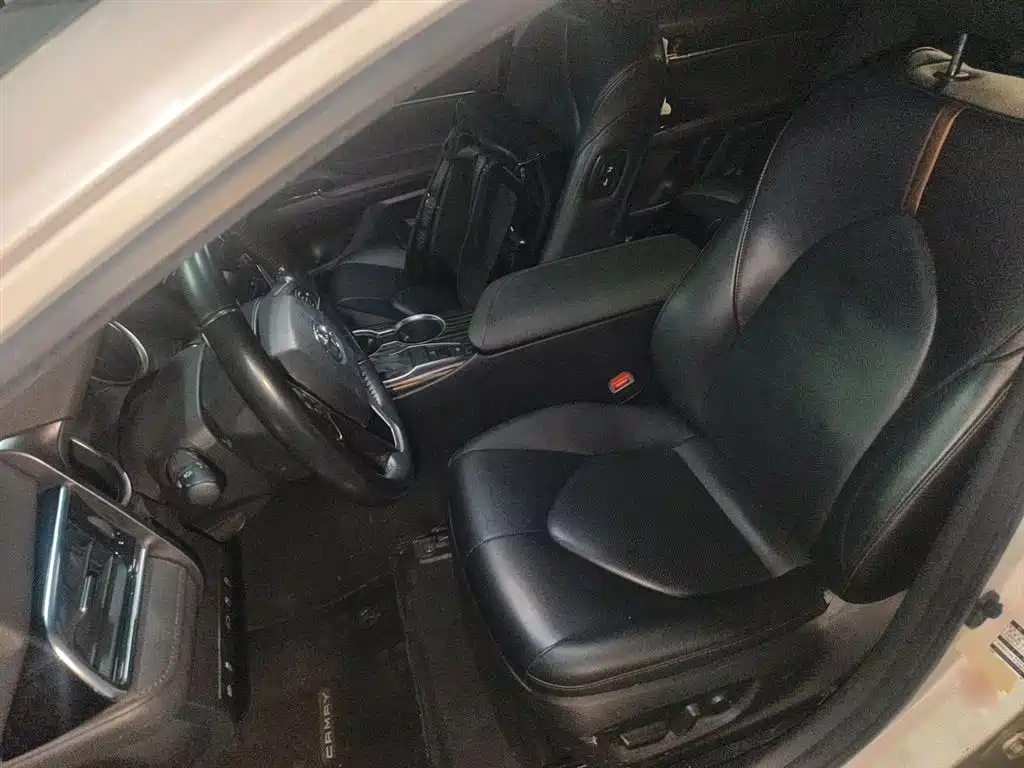 Toyota Camry 2018 2.0G Luxury Edition фото 8