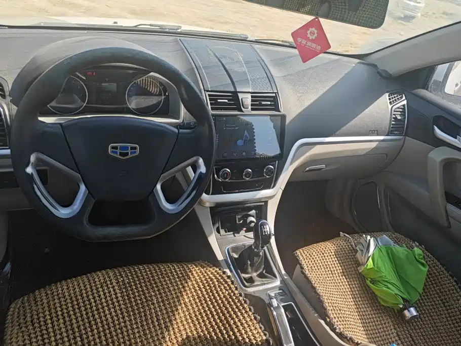 Фото 12 - Geely Emgrand