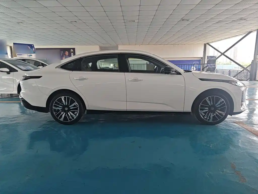Changan Eado 2025 2025 Model Year Facelift 1.5T 500Bar Premium Edition