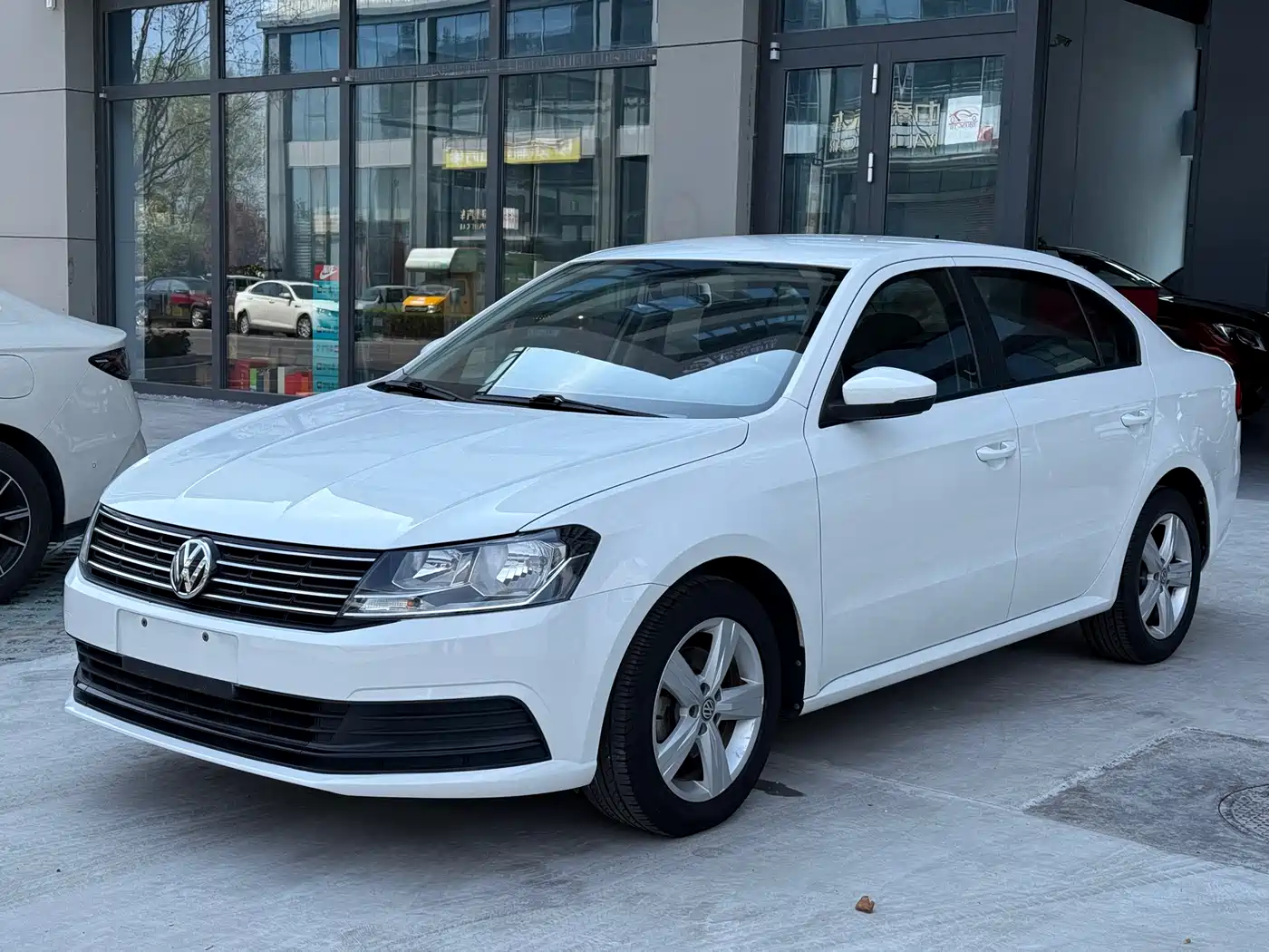 Volkswagen Lavida 2018 Classic 1.5L Automatic Trend China VI фото 2