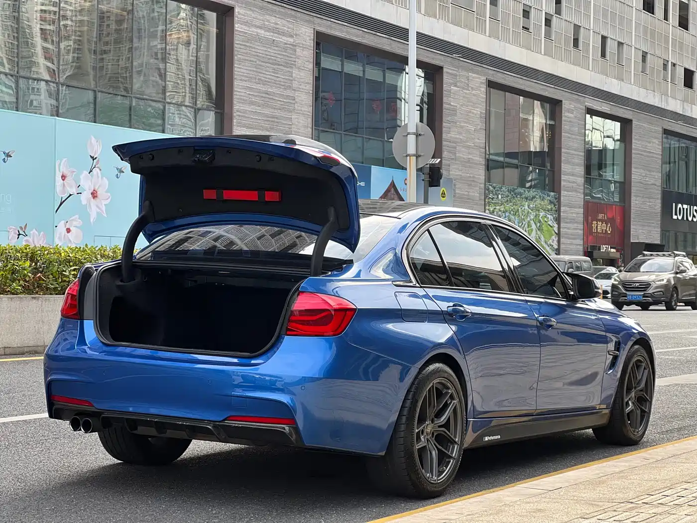 BMW 3 Series 2017 320Li M Sport фото 24