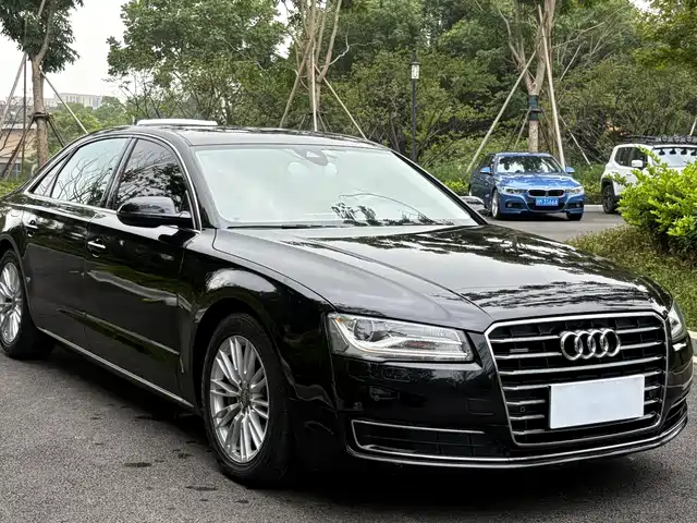 Audi A8 2014 A8L 45 TFSI quattro Comfort — фото 3