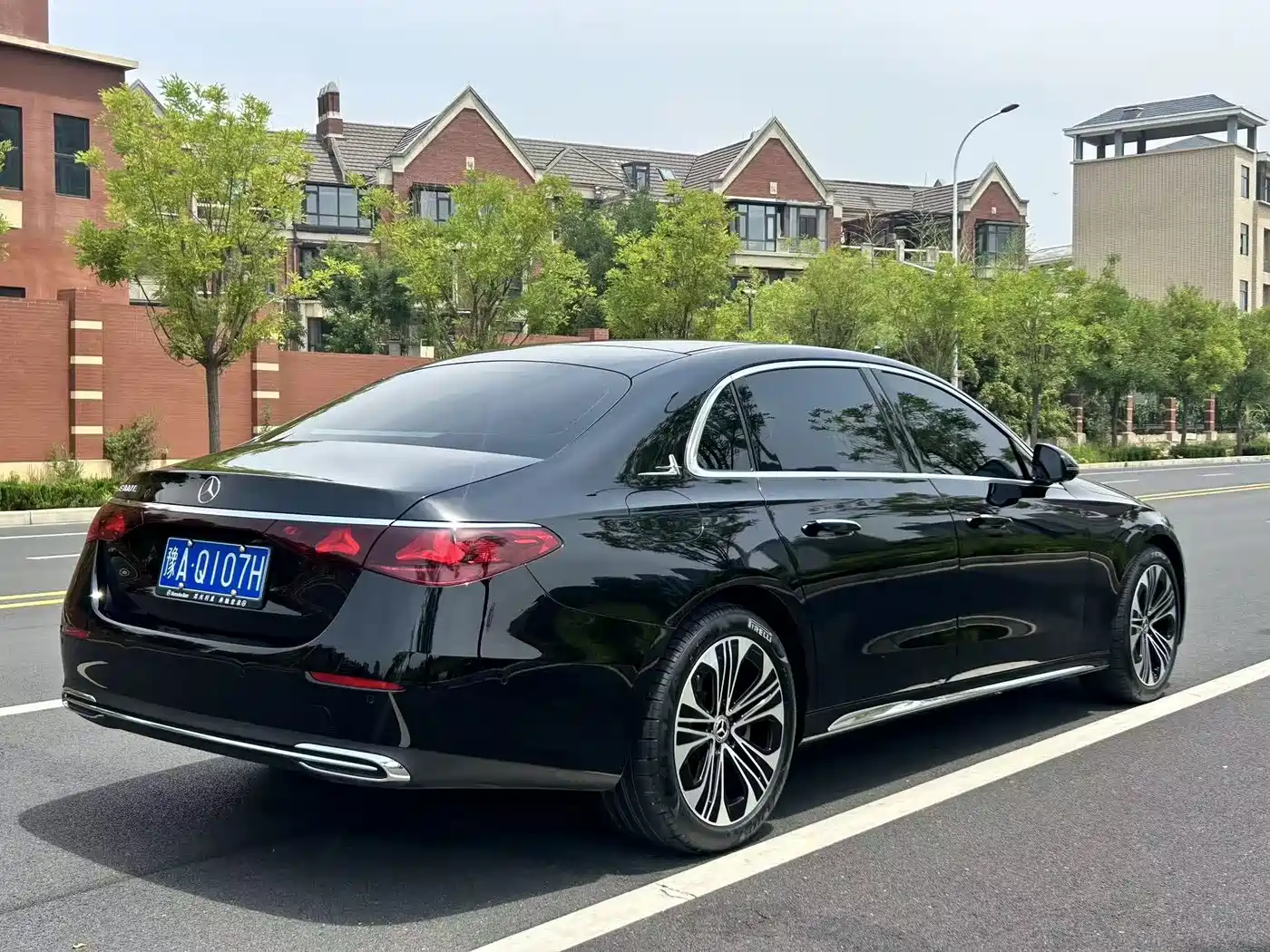 MERCEDES-BENZ E-CLASS