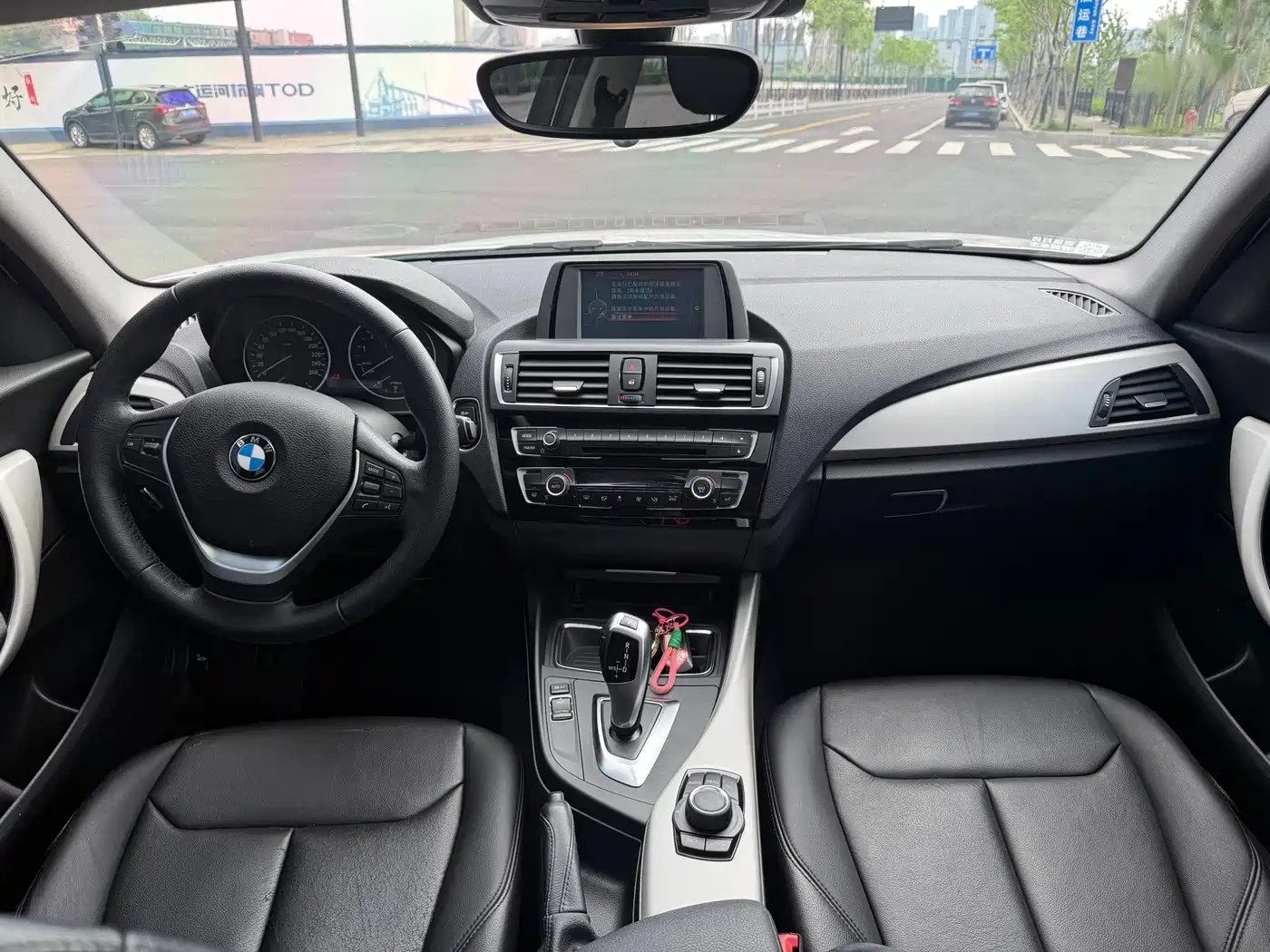 BMW 1 Series (Import) 2015 120i Leading фото 11