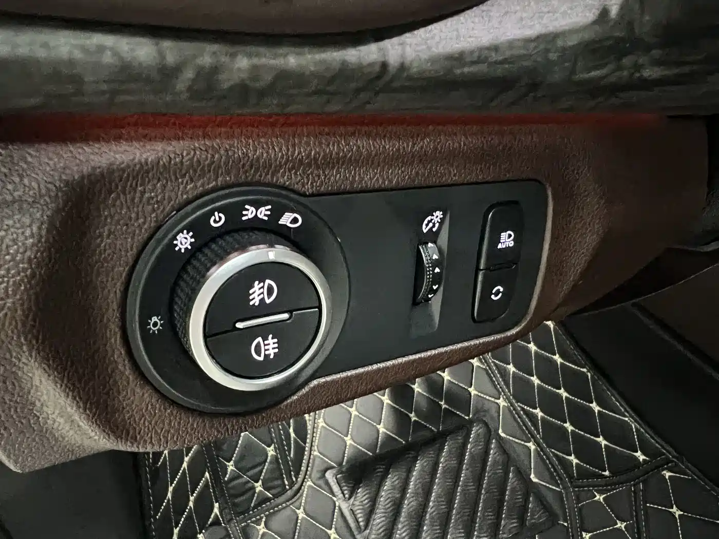 WEI PAI WEI BRAND VV7