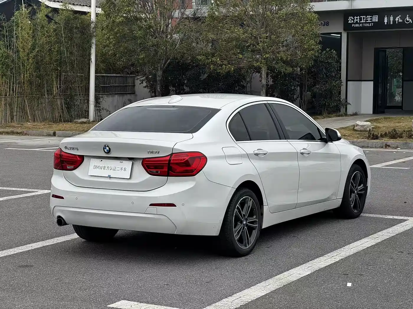 BMW 1 Series 2019 118i Fashion Edition фото 6