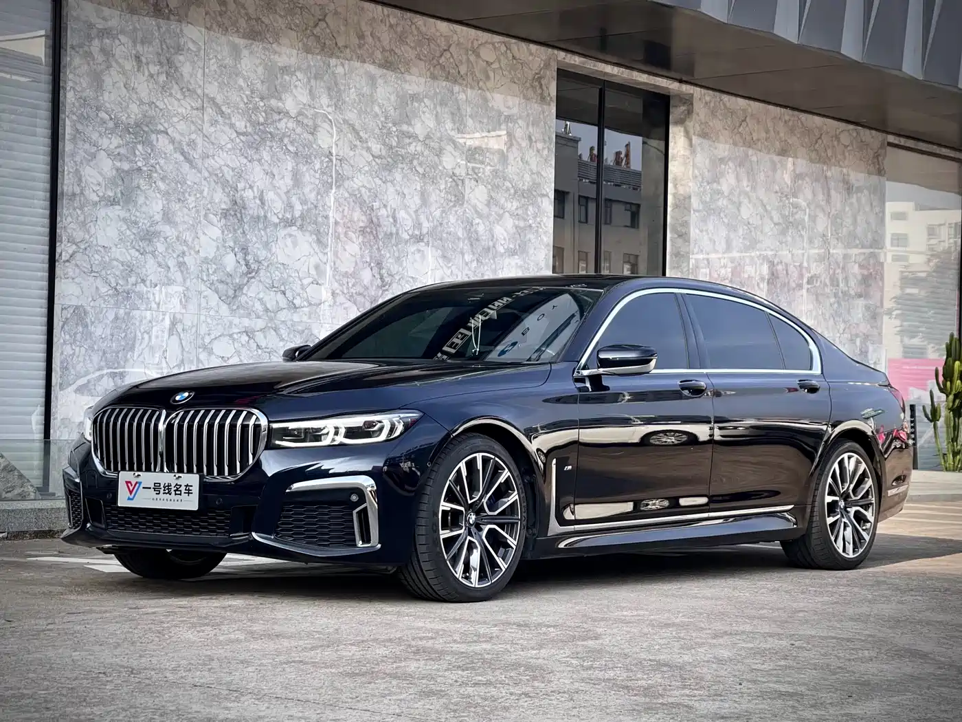 BMW 7 Series 2021 Model 740Li Leading M Sport Package фото 2