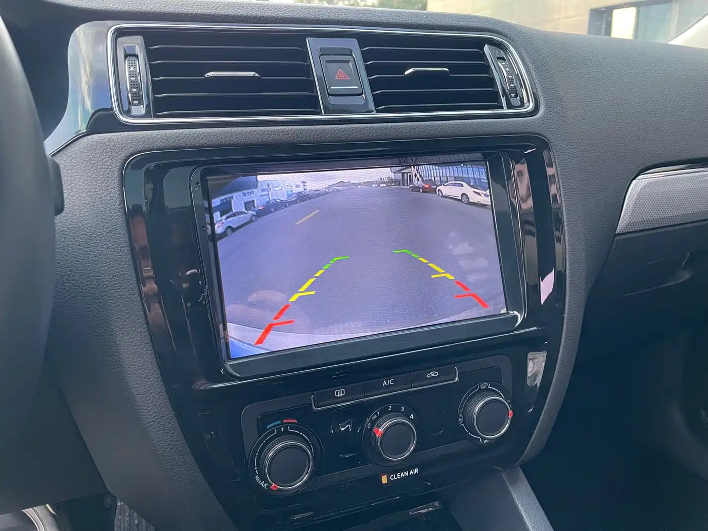 Volkswagen Sagitar 2017 1.6L Automatic Comfort фото 10
