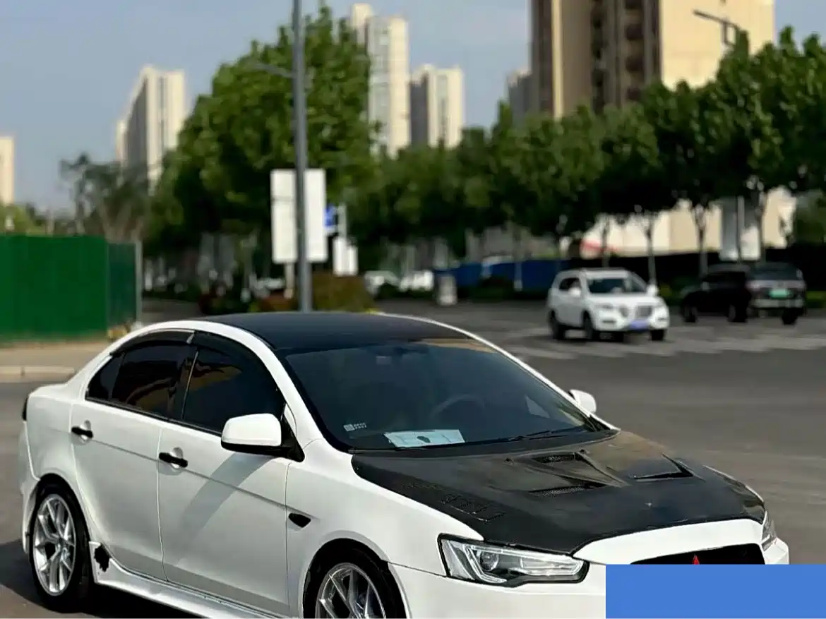 Mitsubishi Lancer EX 2016 1.8L CVT Black & White Replica фото 2