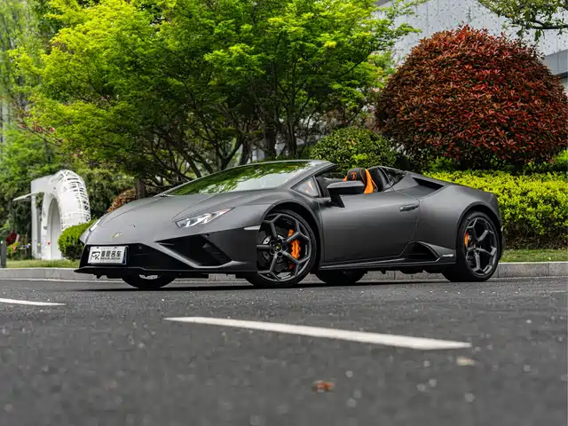LAMBORGHINI HURACÁN
