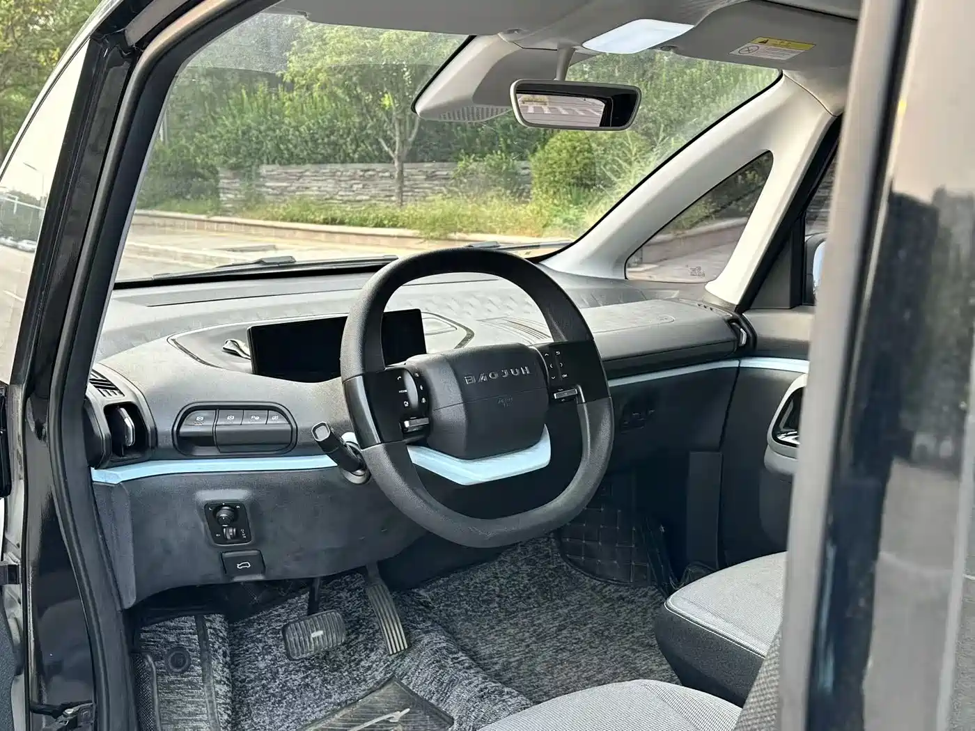 Baojun E300 2021 2020 Interstellar Future Edition