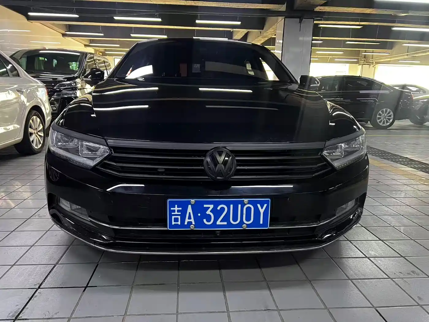 Volkswagen Magotan 2018 330TSI DSG Luxury фото 2