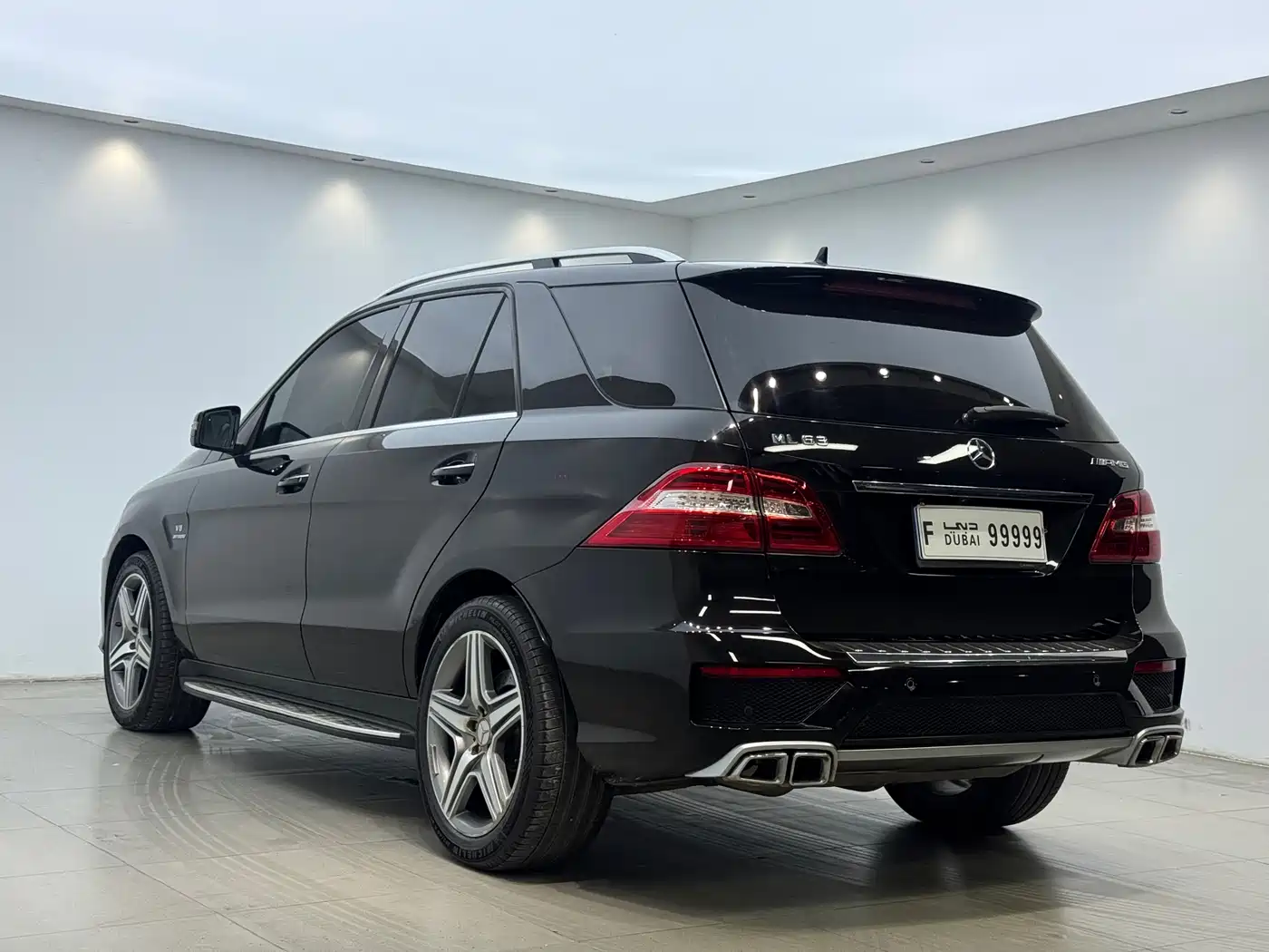 Mercedes-Benz M-Class AMG 2012 AMG ML 63 фото 8