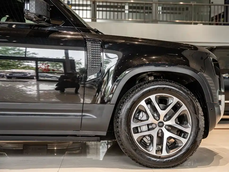 LAND ROVER GUARD