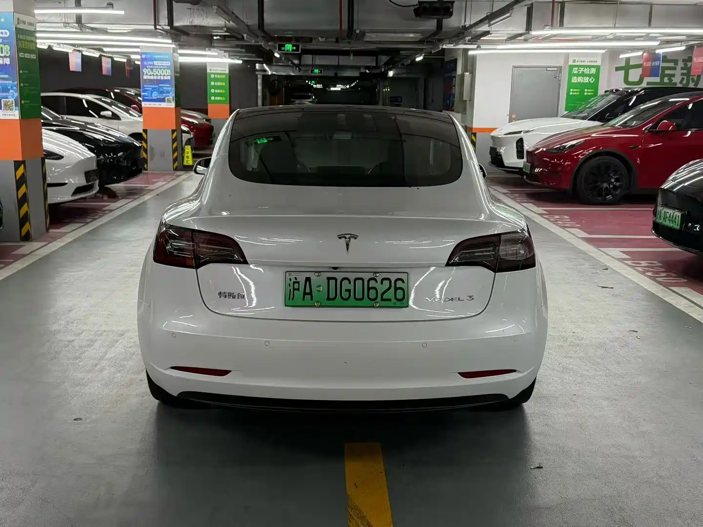 Фото 8 - Tesla Model 3