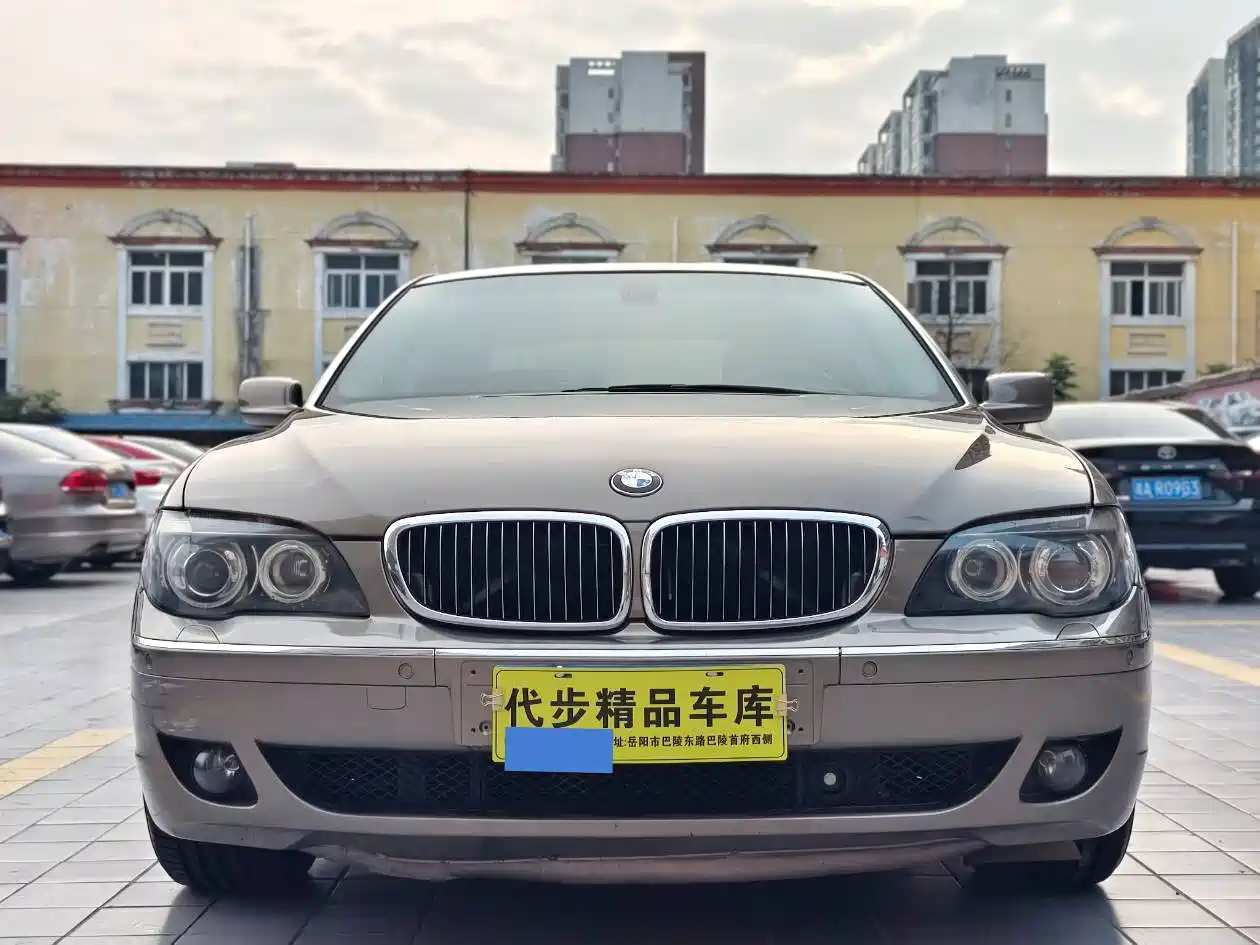 BMW 7 Series 2005 Model 740Li фото 2