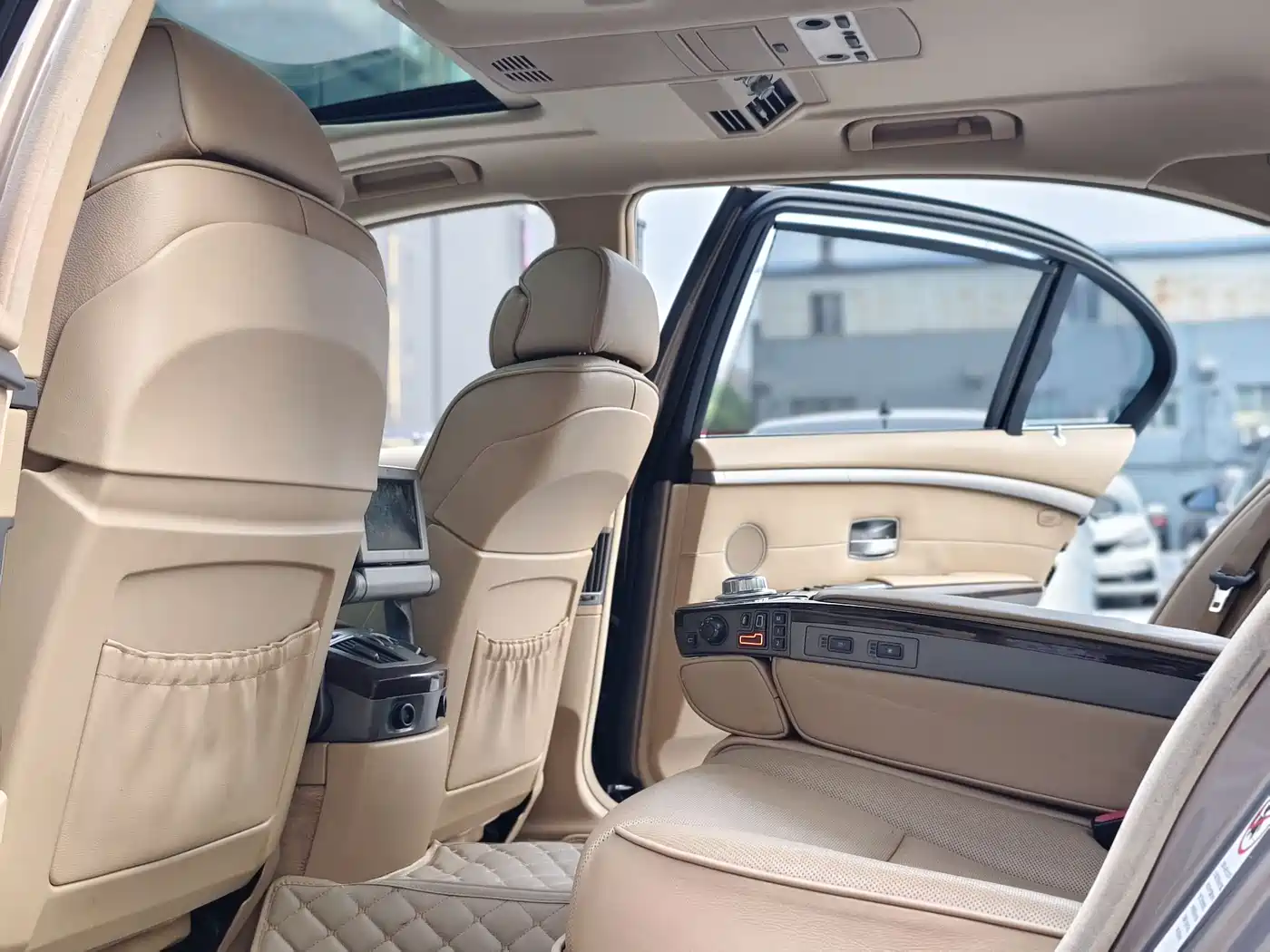 BMW 7 Series 2005 Model 740Li фото 16