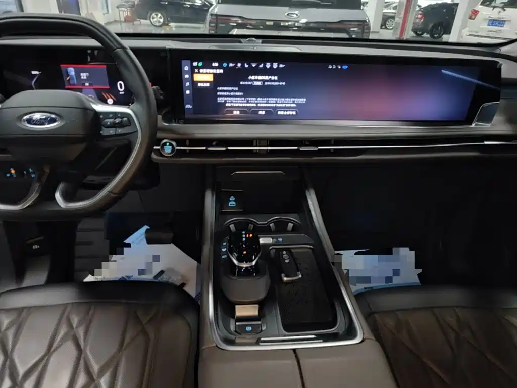 Photo 13 - Ford Edge