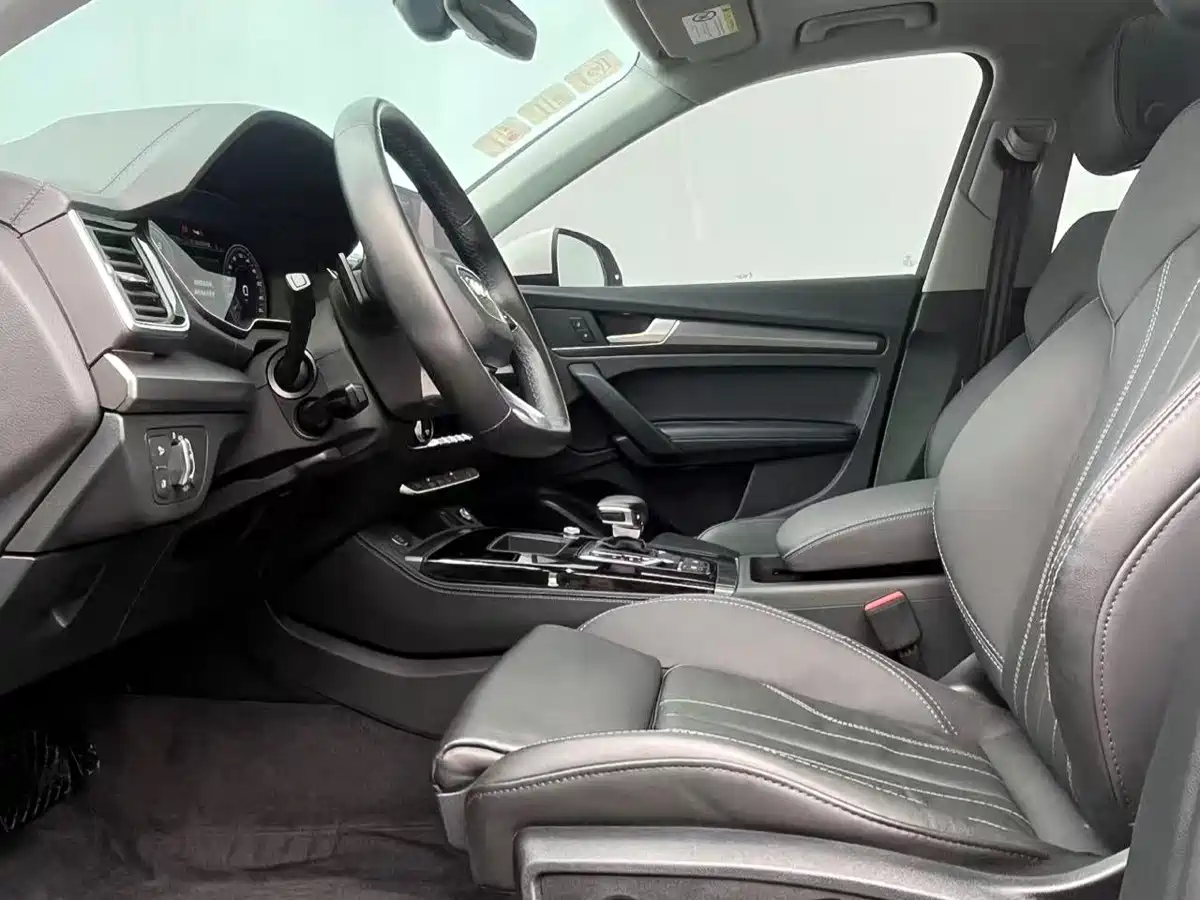 Audi Q5L 2022 40T Luxury Dynamic фото 5
