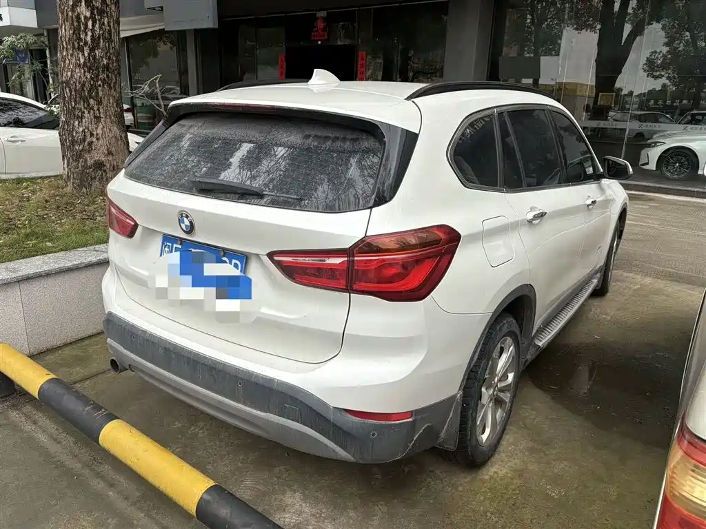 BMW X1 2016 sDrive18Li Premium Model фото 2