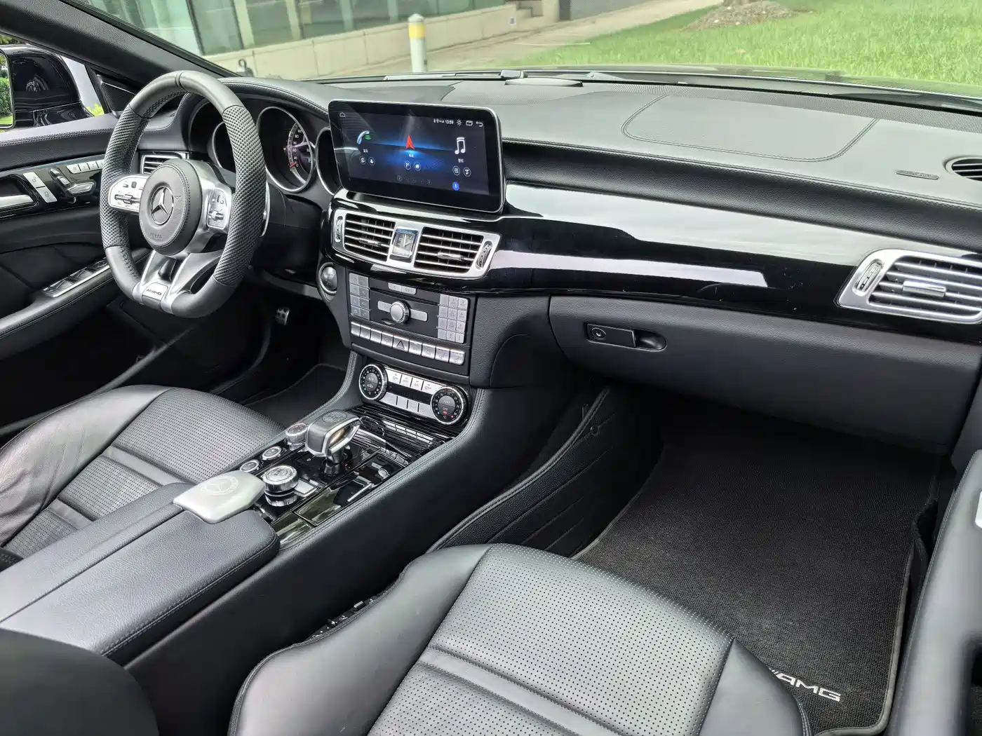 Mercedes-Benz CLS AMG 2015 AMG CLS 63 4MATIC фото 24