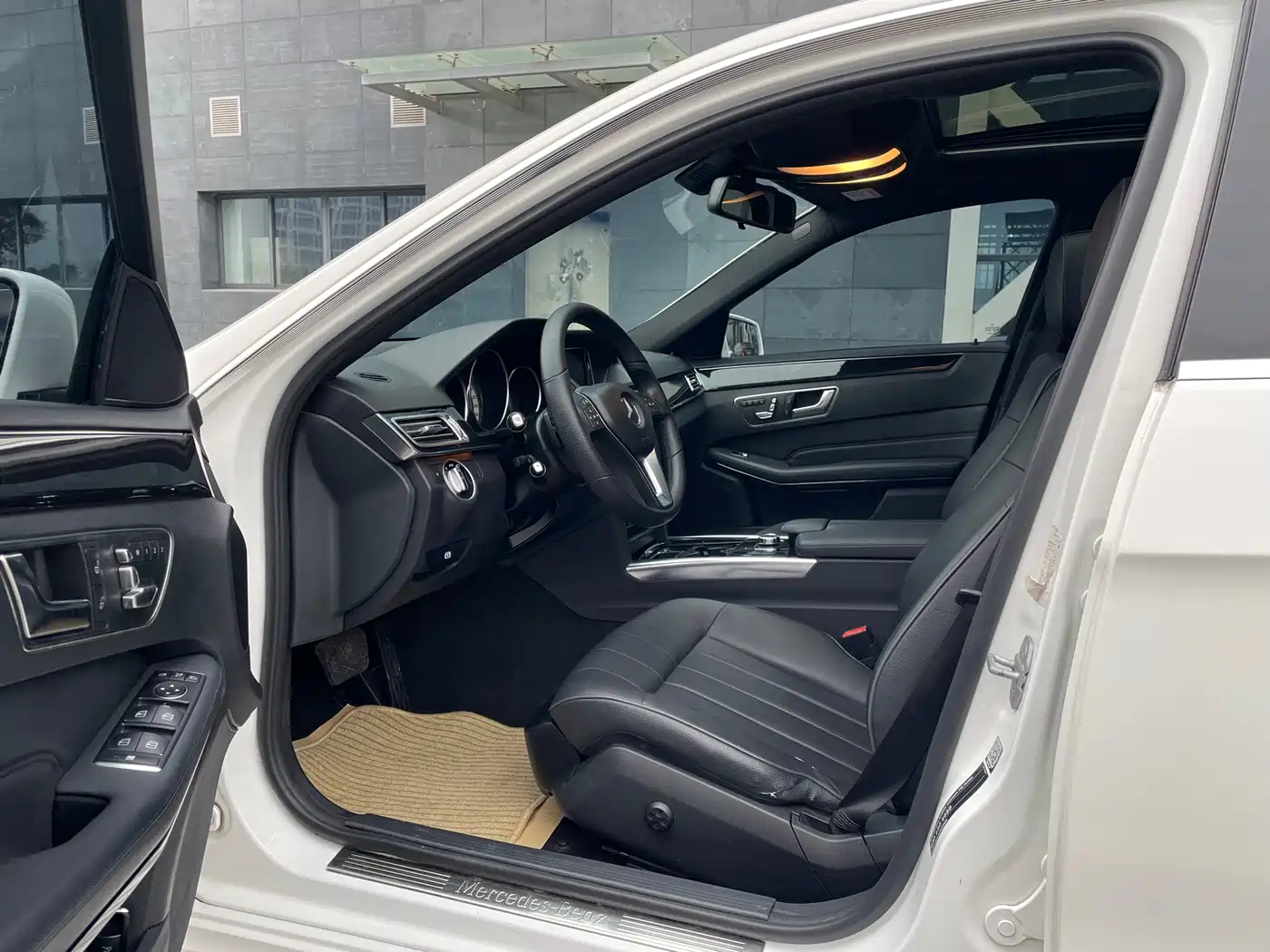 Mercedes-Benz E-Class 2015 Facelift E 200 L Sport фото 5