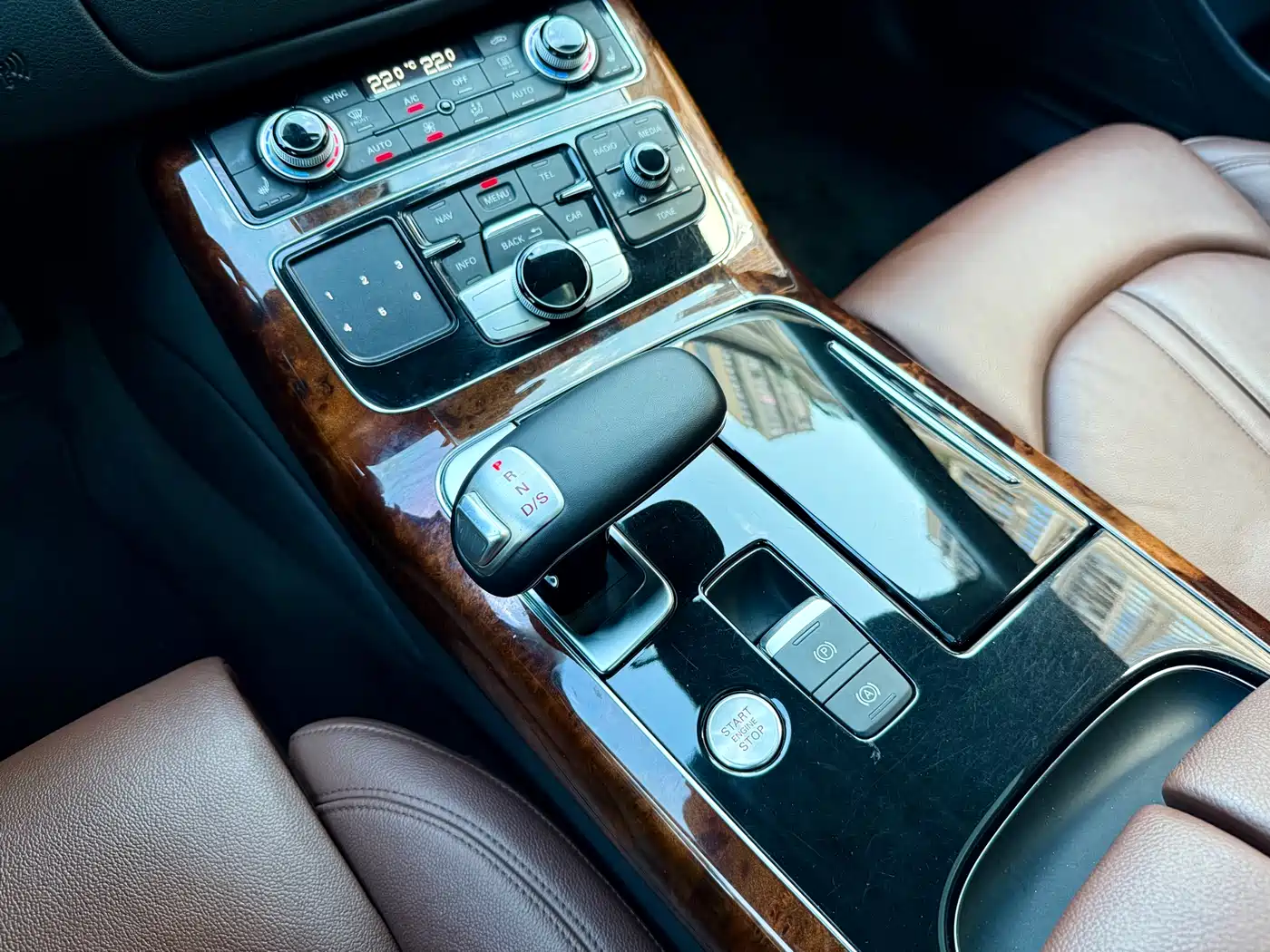 Audi A8 2013 A8L 45 TFSI quattro Comfort фото 14