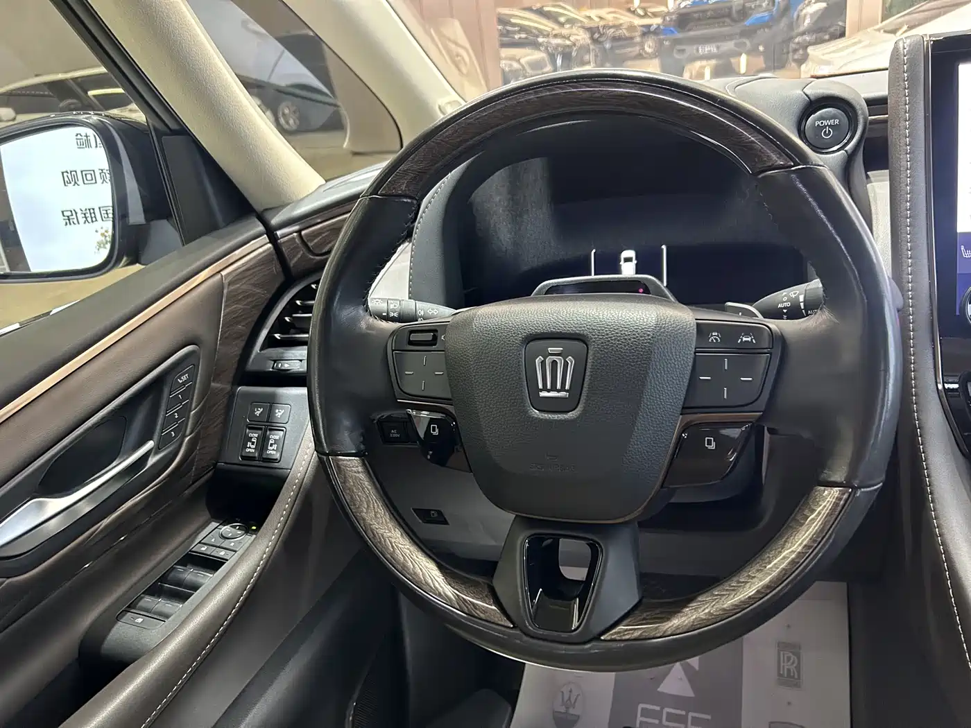 Toyota Vellfire 2023 Crown Hybrid 2.5L HV Premium фото 16