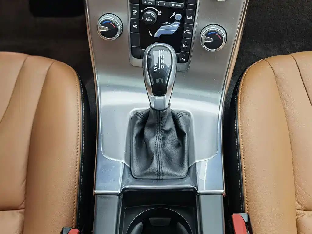 Фото 13 - Volvo S60