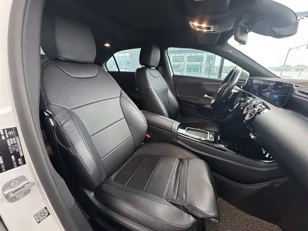 Mercedes-Benz A-Class 2025 A 200 L Fashion Edition фото 13