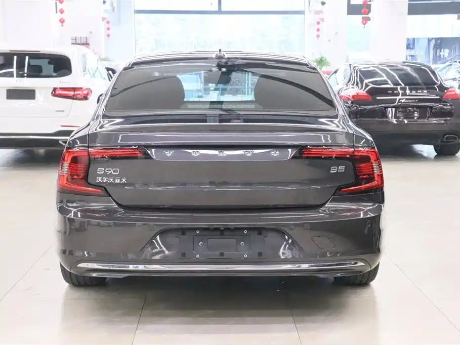 Фото 3 - Volvo S90